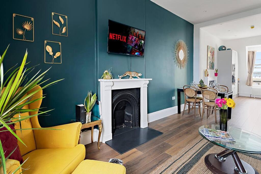 Modern 1 Bed Apartment, Sea Views, Free Parking, Wifi, Netflix Teignmouth Buitenkant foto